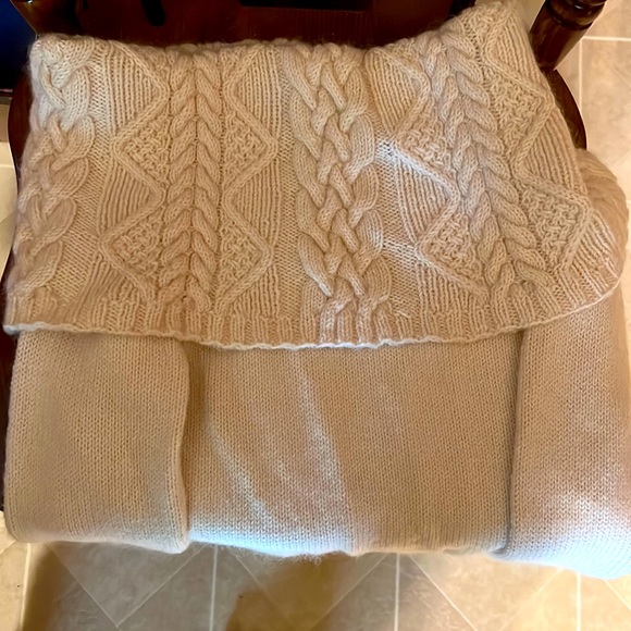Ralph Lauren Off-the-Shoulder Cream Sweater| Medium - Picture 1 of 5